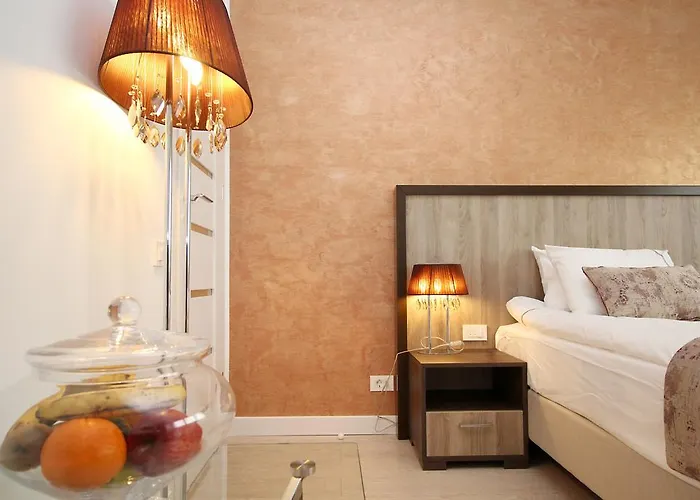 Old Town Apartment *